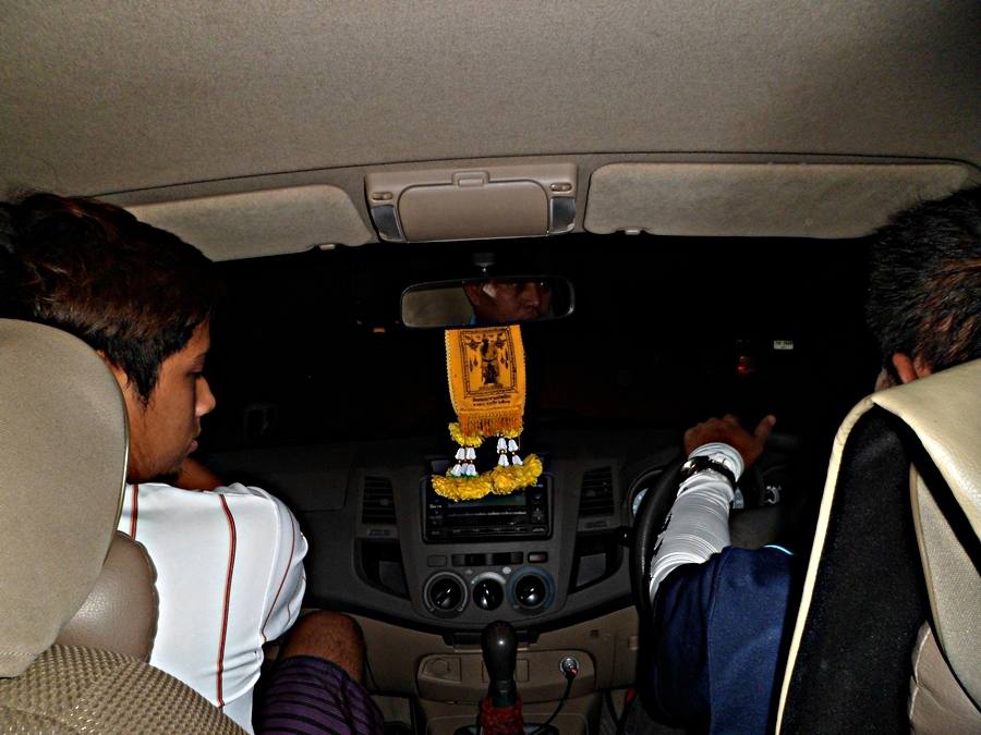 
 [center] :prost: :prost: :rose:   ก่อนอื่นผมก็ขอกล่าวสวัสดีน้าๆชาว SFC ทุกๆท่านคร๊าฟฟฟฟ ขออนุญาติ