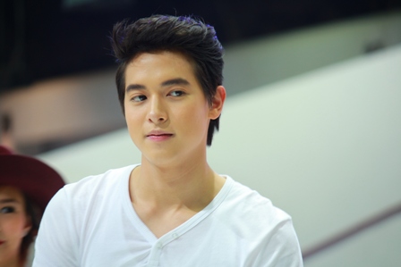 เจมส์  :grin: