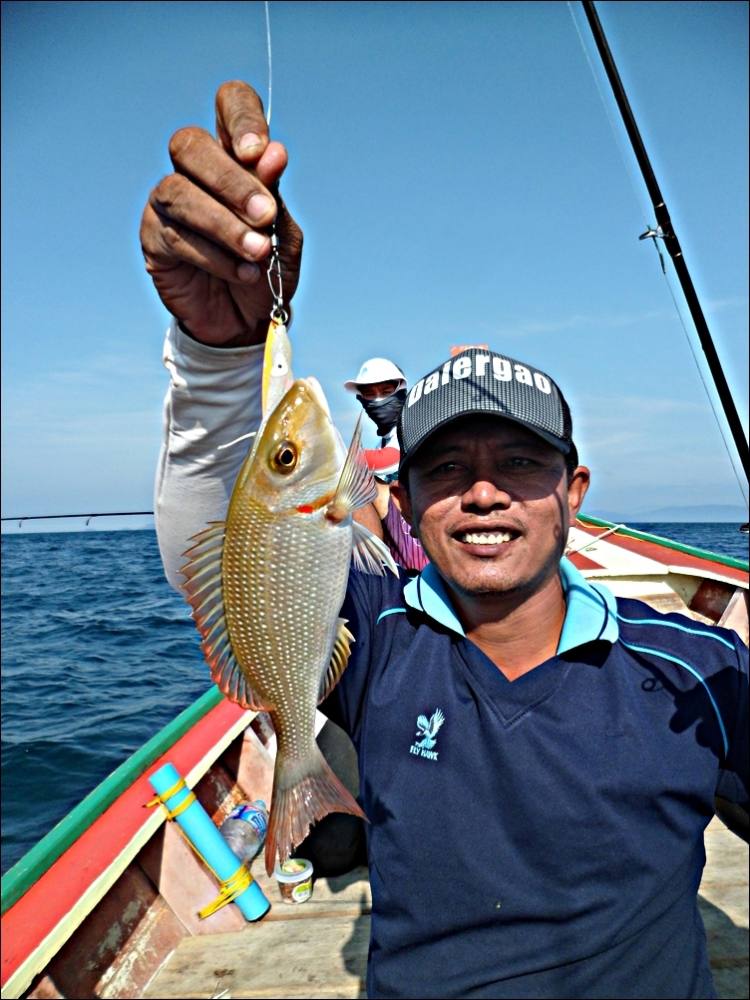 
 [center]มาถึงหมาย Jig น้ารินทร์........ก็เปิดเกมส์ ก่อนเพื่อนเลยครับ  ปลาตะมะหรือหมูสี[/center]