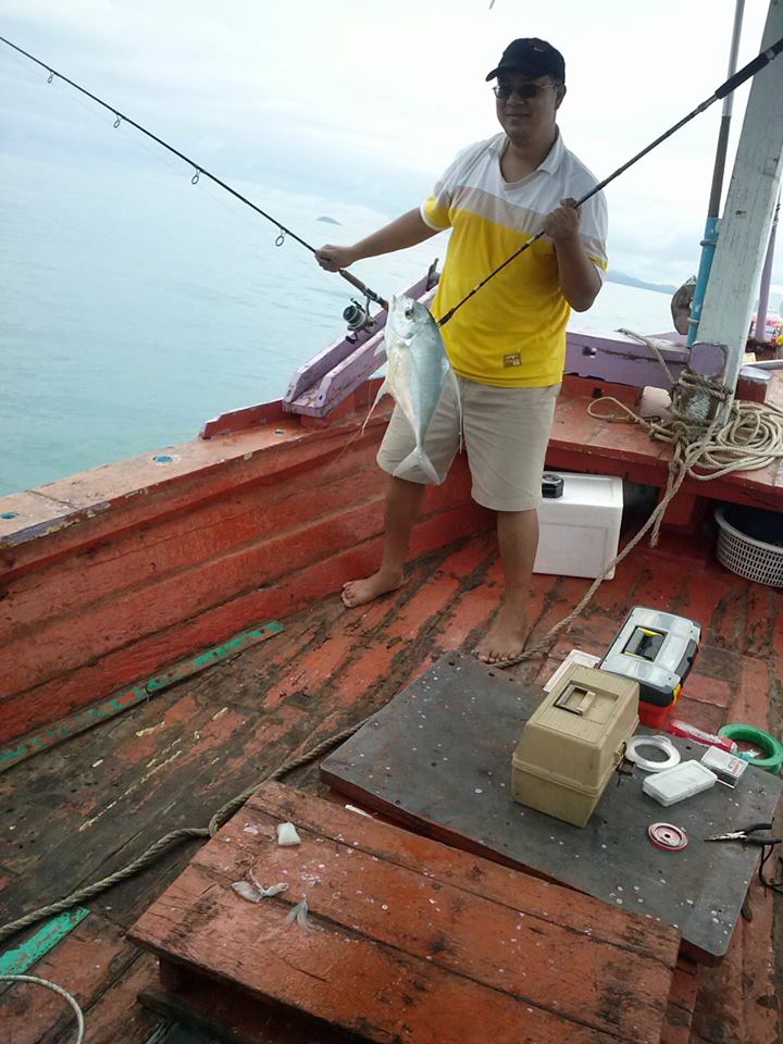 ช่วงนี้เริ่มชุลมุนปลาเข้าฝูงจับเหยื่อดีมาก แต่ด้วยความที่หลายๆคนยังเป็นมือใหม่ทำให้ปลาหลุดขาดไปเยอะก