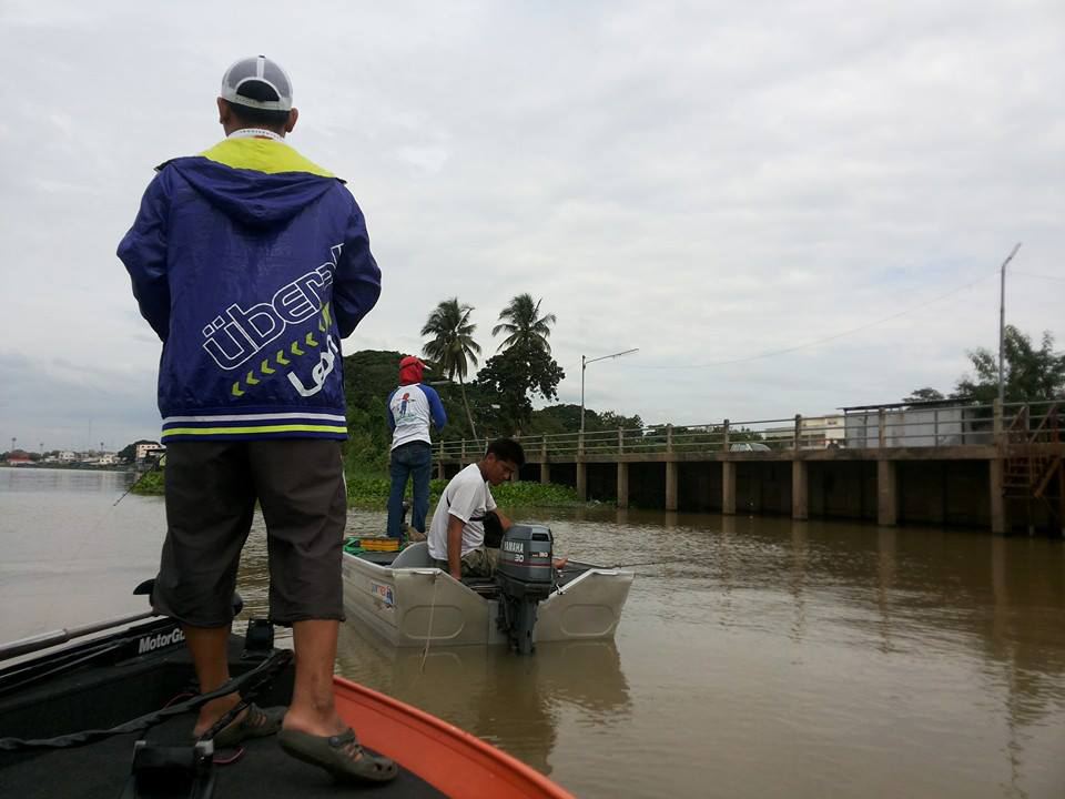 

[b]เรือเสร็จก็ออกตกปลาเลยครับ ครั้งแรก เทสเรือที่แม่น้ำเจ้าพระยา  (แห้วสนิท) 555

เรือขึ้นน้ำเ