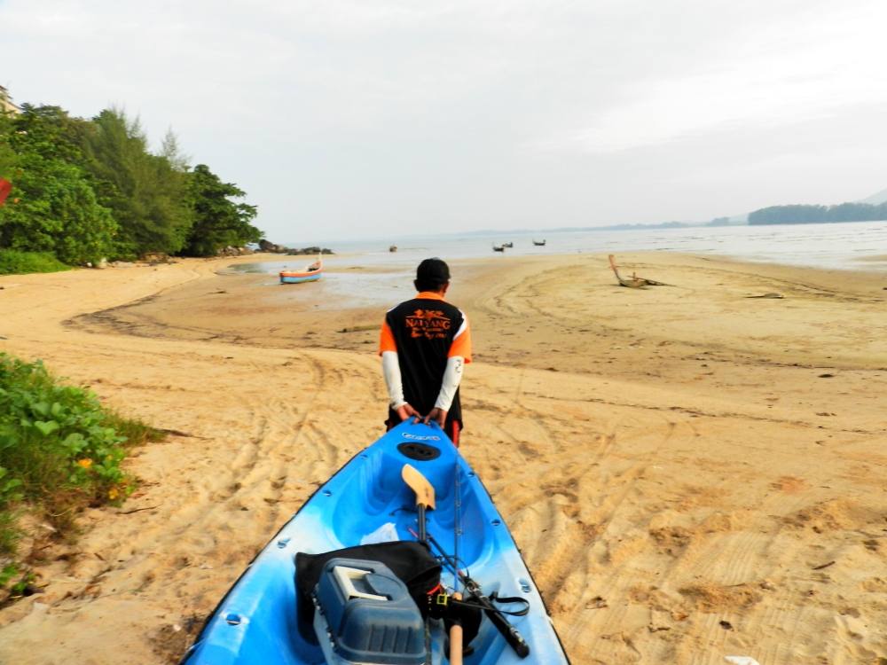 ริมหาดยามเช้าครับ บรรยากาสสวดยอดเลยครับ