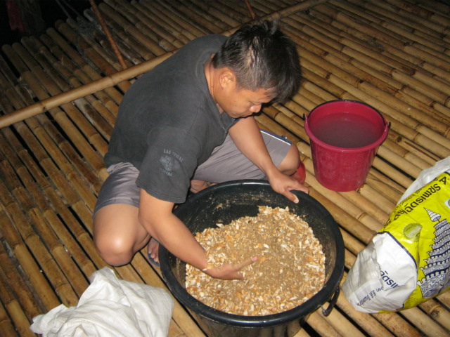 ขอเตรียมรำ ก่อนนะ :grin: