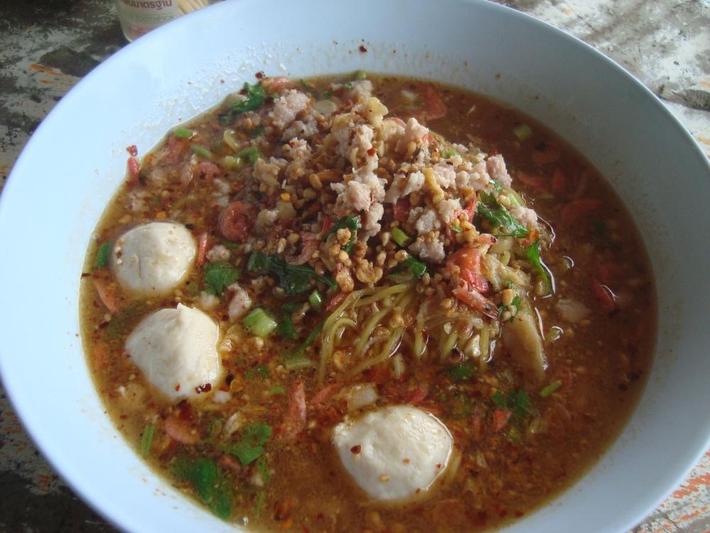 ก๋วยเตี๋ยวร้อนอร่อยหน้าวัดลำนำครับ สำหรับน้าๆๆที่ผ่านไปผ่านมาก็ลือแวะกินกันน่ะครับ :cheer: :cheer: :