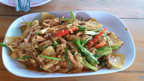  :cheer:ร้านที่ไปแวะนี่ผมก้อลืมไม่ทราบว่าชื่อร้านอะไรนะครับ :cheer:เนื้อปูผัดผงกระหรี่ :cheer: