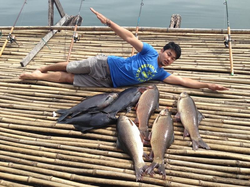 น้องชายผม.....      ผมคิดว่ามันบินได้ 555  :laughing: :laughing: