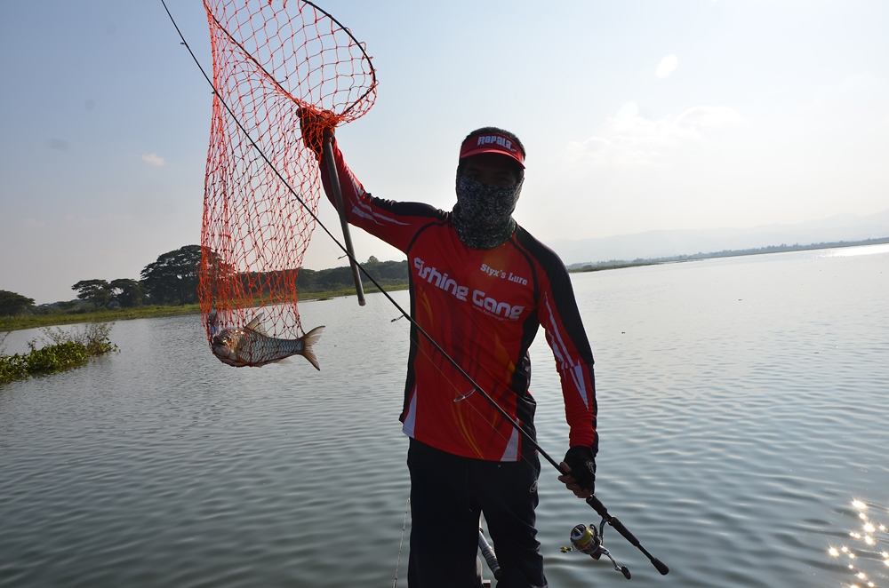 จริง ๆ โดนเยอะกว่านี้ครับ แต่บางทีตัวเล็กเราก็ไม่ถ่าย

บรรยากาศไรก็ไม่ค่อยได้ถ่าย เพราะต่างคนต่างต