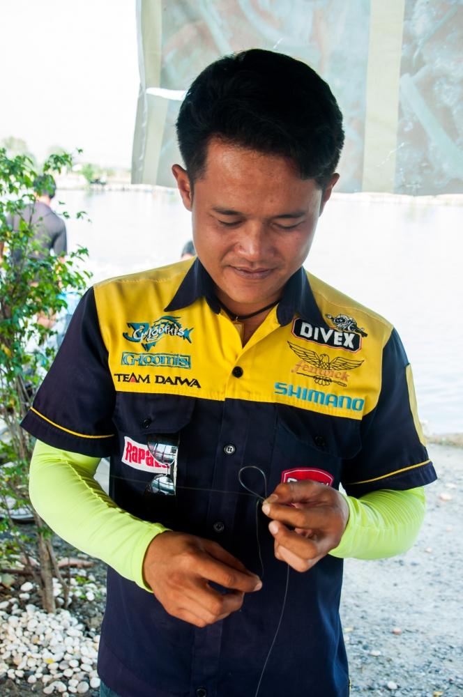 ได้เวลาประกอบอุปกรณ์ ค่อยๆต่อสาย ใจเย็นๆ จะได้ไม่พลาดง่ายๆ ครับ  :smile: