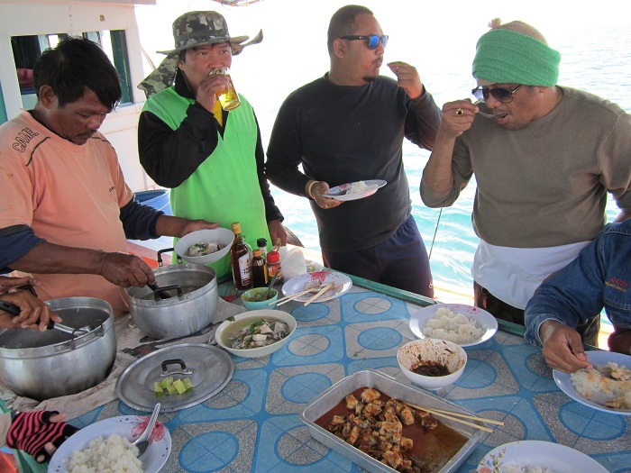 ข้าวมื้อสุดท้ายบนเรือครับ :cheer: :cheer: :cheer: :cheer: :cheer:
