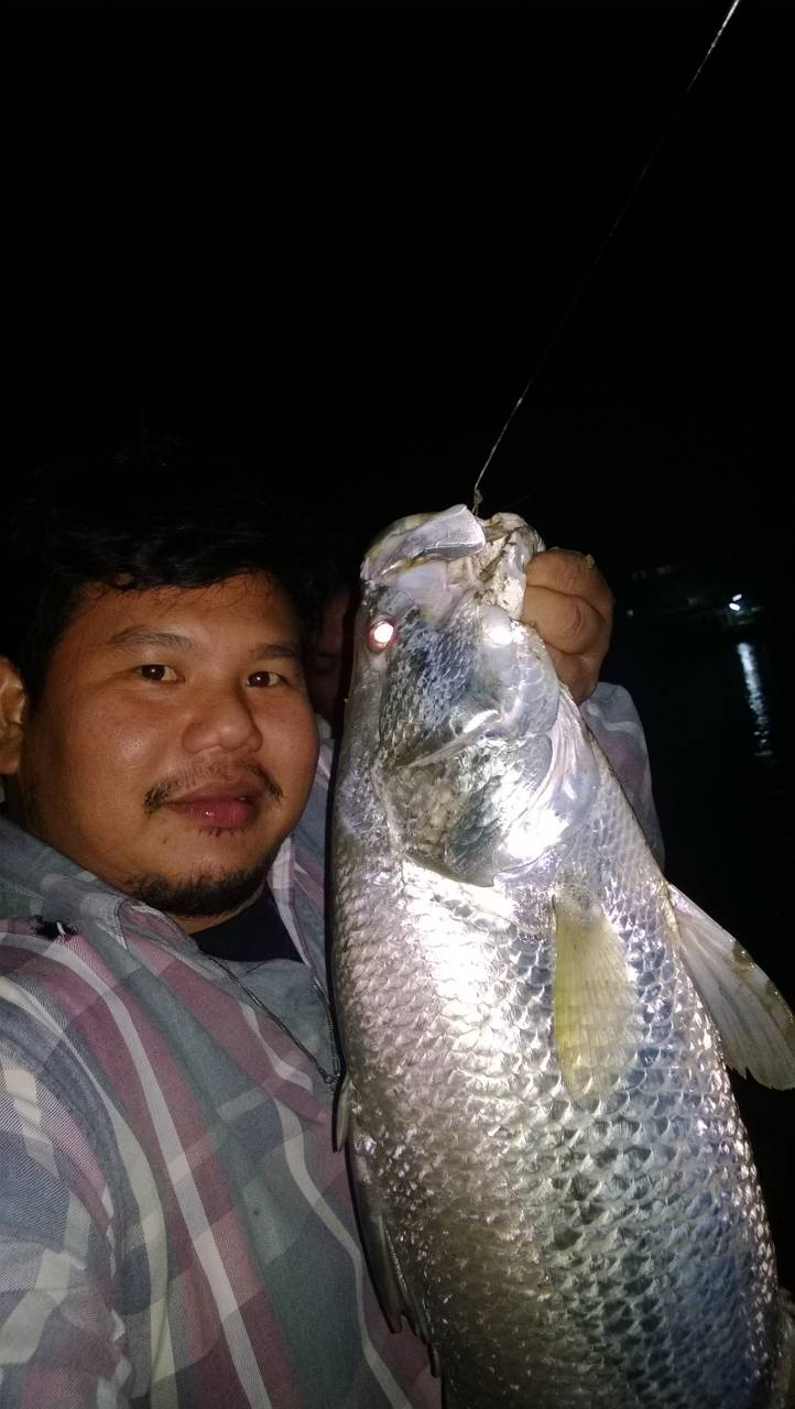 ตกที่แม่นำ้แม่กลองหล่ออีก
