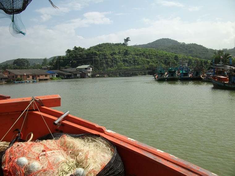  ท่าเทียบเรือ  