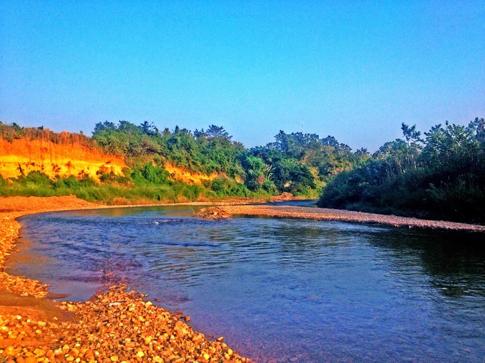 หวัดดีครับน้าๆทุกท่าน วันนี้ก็เป็นอีกวันที่พอมีเวลาไปเก็บภาพสวยๆมาฝาก เป็นแม่น้ำน่านแถวๆบ้านครับขับร