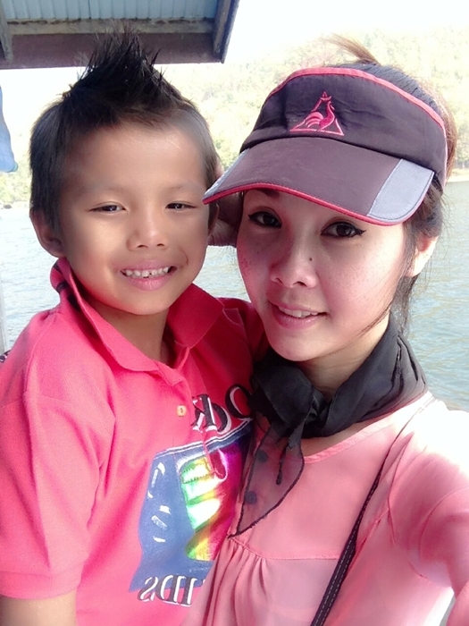 ช่วงที่รอเรือน้าตุ๊กเข้ามา เราก้ออาบน้ำเปลี่ยนชุดกันเรียบบร้อยละค่าาาา  :smile: :smile: :smile: