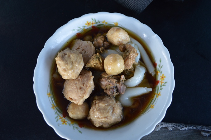 ตักใส่จาน น่ากินอย่างแรงงงงงงงง ก๋วยจับไก่ บนเรือตกปลา 

ผมขอตั้งชื่อเมนูนี้ว่า "ก๋วยจั๊บเดินเรือ