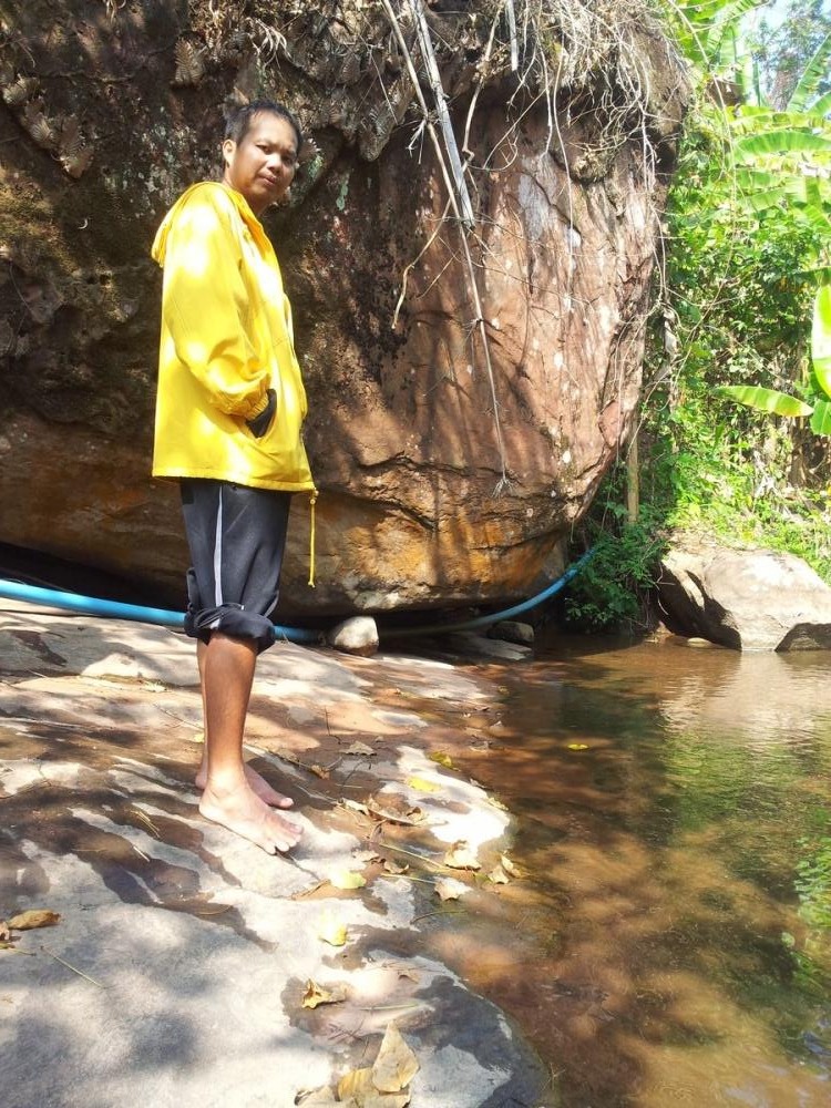 ปลาเยอะจริงๆก๊อตมาดูดิ ครูเอกเรียกผมไปดูปลา   ใหนฟระปลายังมองไม่เห็นสักกะตัว
