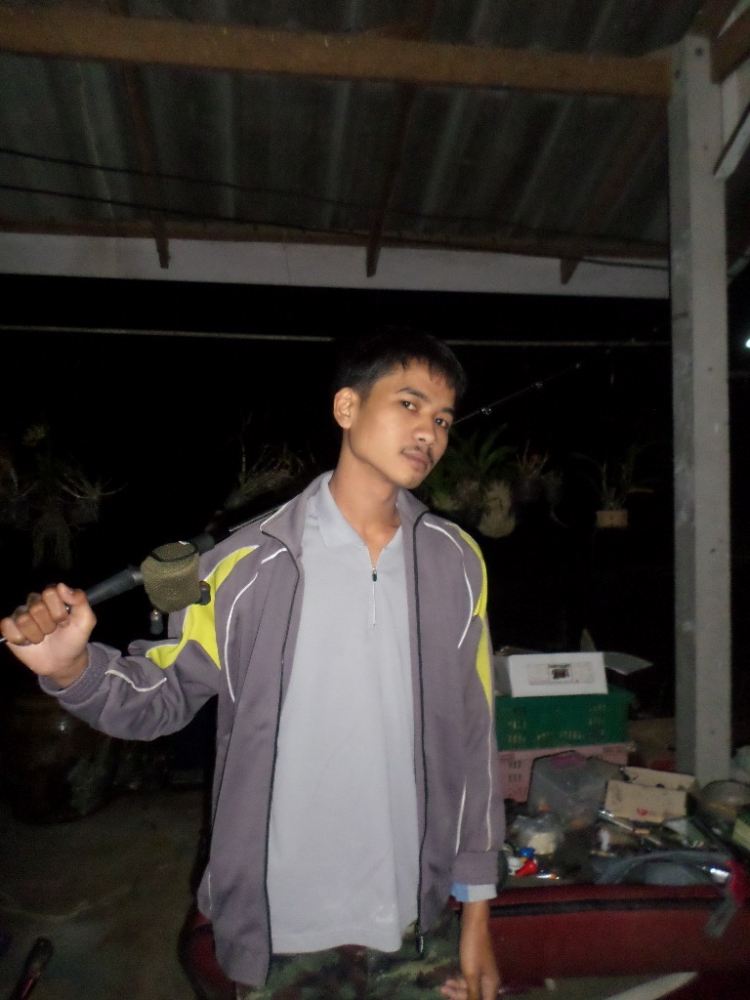 เตรียมตัวกันเสร็จ.....จอหล่อๆกันคนละภาพ.....เอ้า.....แอคกันได้เลย :cool: :cool: :cool: :cool: