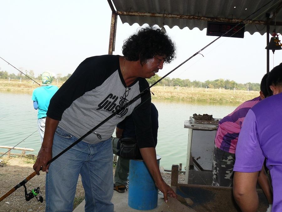 พี่แชมป์ เอามาลุ้นอีก :cool: :cool: :cheer: :cheer: :cheer: :cheer: