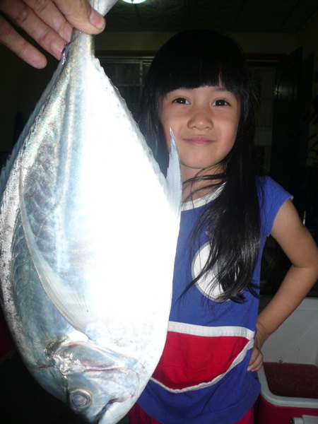 ลากันด้วยลูกสาวจอมซน.......น้องพลอยใส ขอขอบคุณน้าๆที่ติดตามชมครับ....โอกาสหน้าจะหาเวลาไปหาทริบใหม่มา