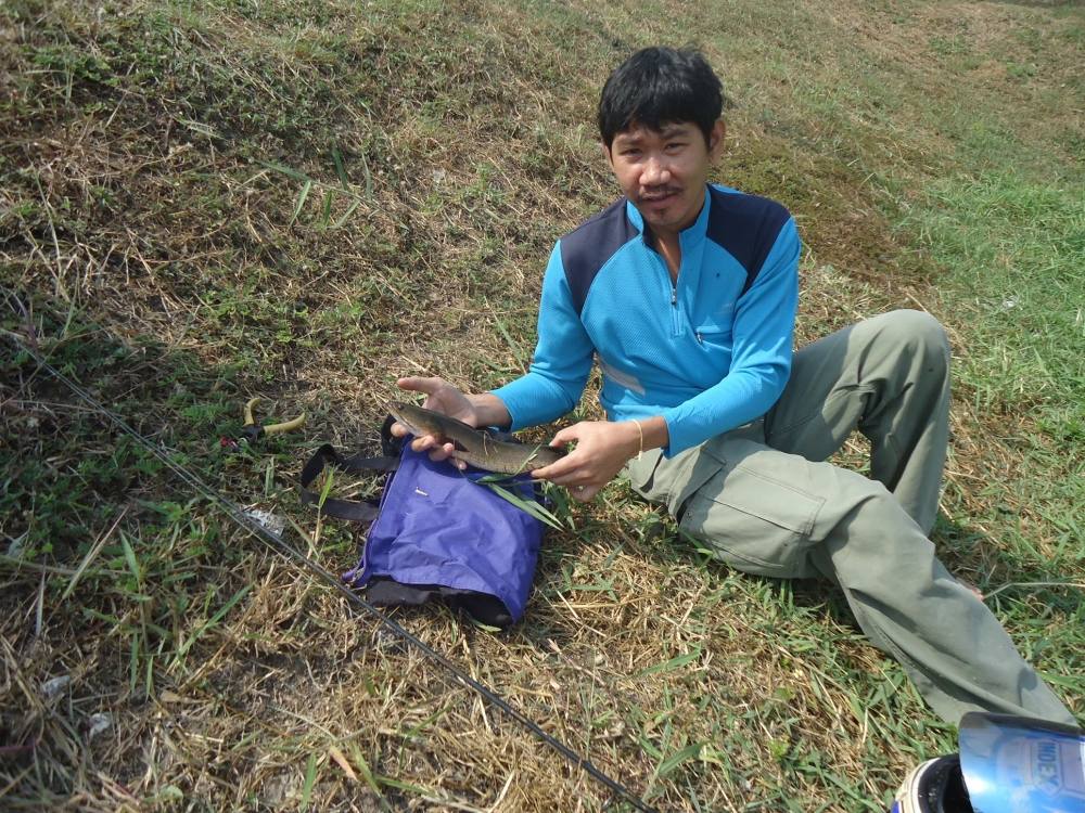 นี่ก็ตัวแรก อาทเก็บไว้ในกระเป๋ากางเกง :laughing: