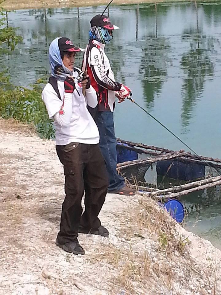


อัดกันเพลินไปเลยนะน้ายิว.................