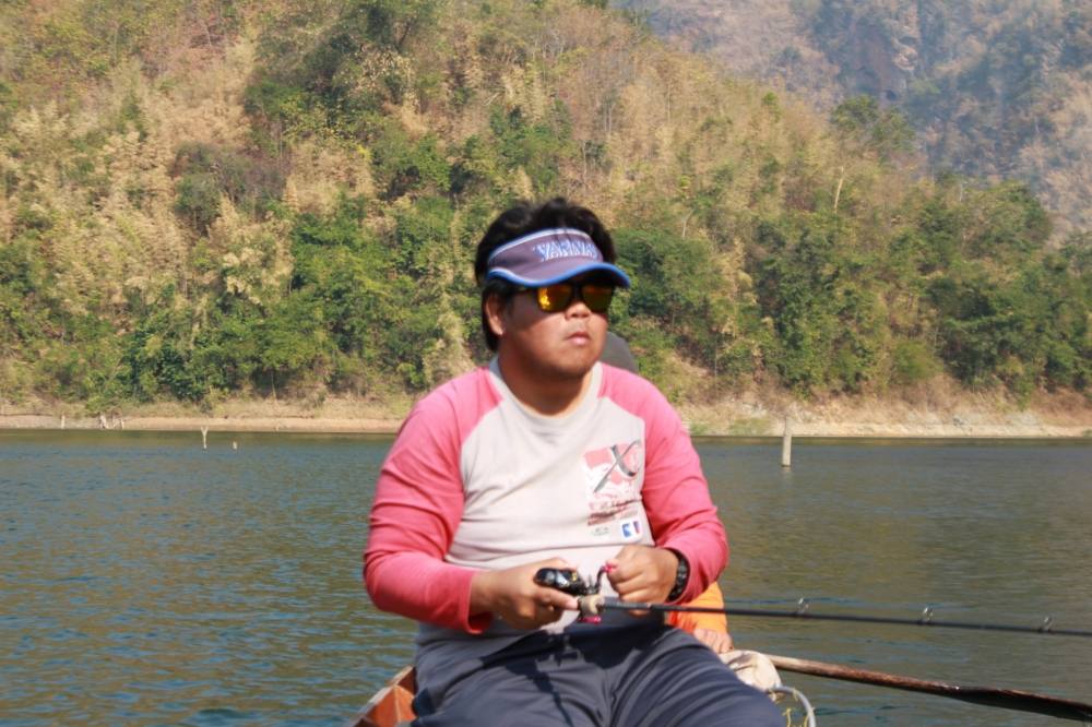 ปลาไม่กินก็ถ่ายรูปเป็น ที่ ระทึกไปก่อน :laughing: :laughing: :laughing: