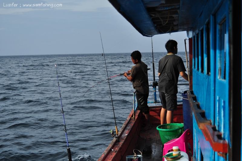 ท้ายเรือบังบ่าวอัดอีกแล้ว  :ohh:
