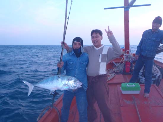  :cheer:หัวเรือจัดมาอีกหนึ่ง...แบบนี้หละดีต้อนรับน้องใหม่ :cheer: