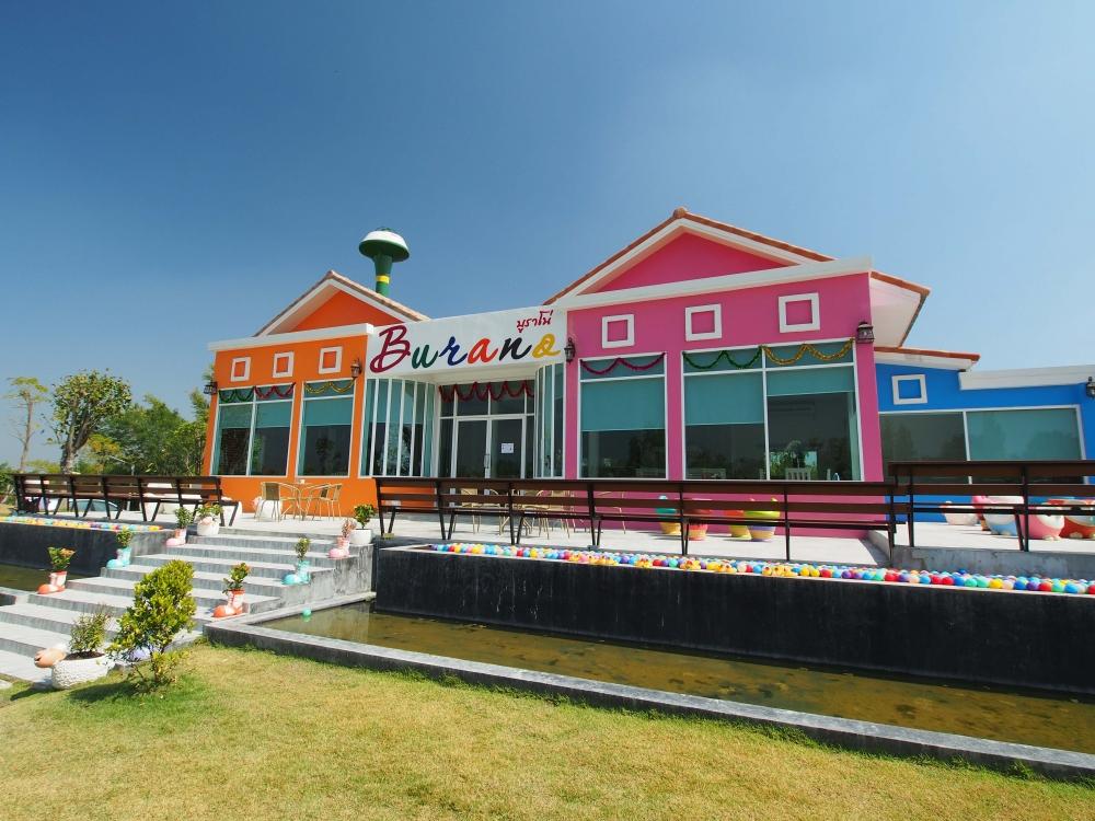 แวะมาเที่ยว Resort เพื่อนตั้งแต่สมัยเด็กครับ Burano อยู่ที่สวนผึ้ง ราชบุรี ครับ :grin:
