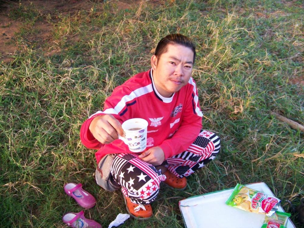 มา มากินกาแฟร้อนๆตอนเช้าด้วยกันนะคับน้าๆ :umh: :umh: