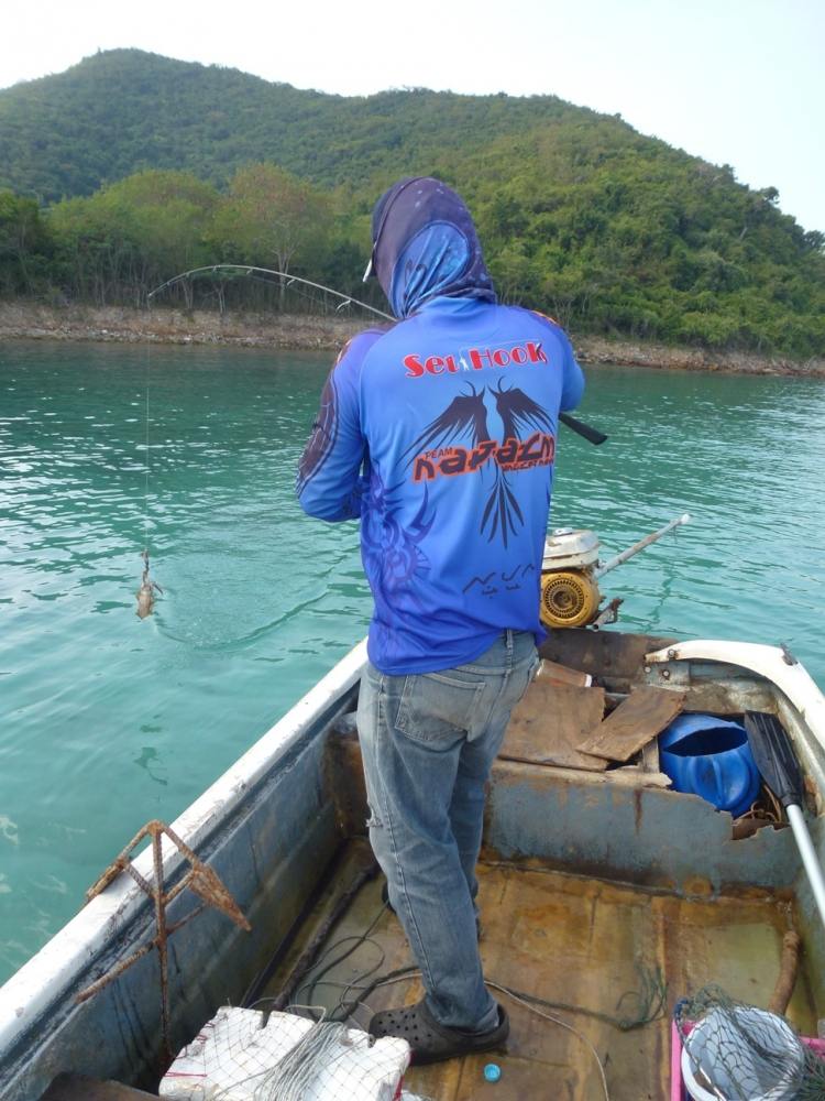 ช่วงชุลมุนครับ น้ำตื้นๆริมหาดแต่หมึกหนาตัวใช้ได้เลย