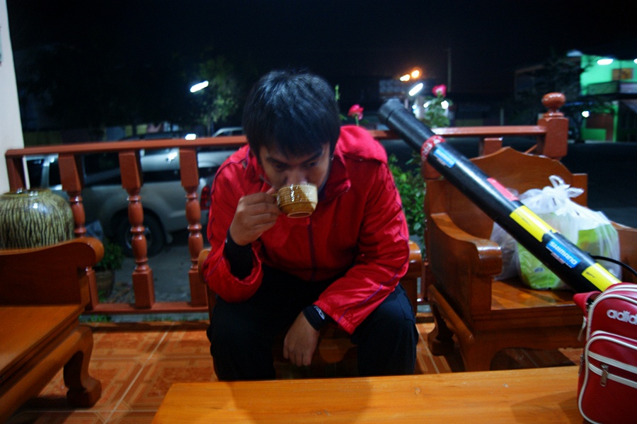 ส่วนผมขอเป็ฯ โอวัลติน ดีกว่า กดน้ำร้อนมาปุ๊ป กินได้เลยไม่ต้องเป่าครับ  :laughing: :laughing: :laughi