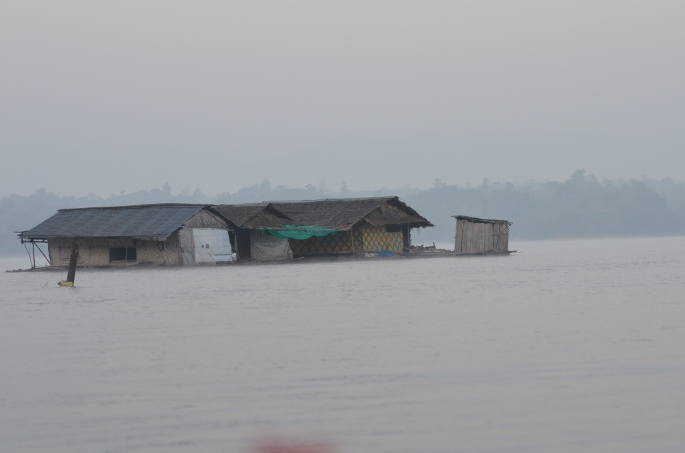 พอลงเรือ ถ่ายวิวเลน