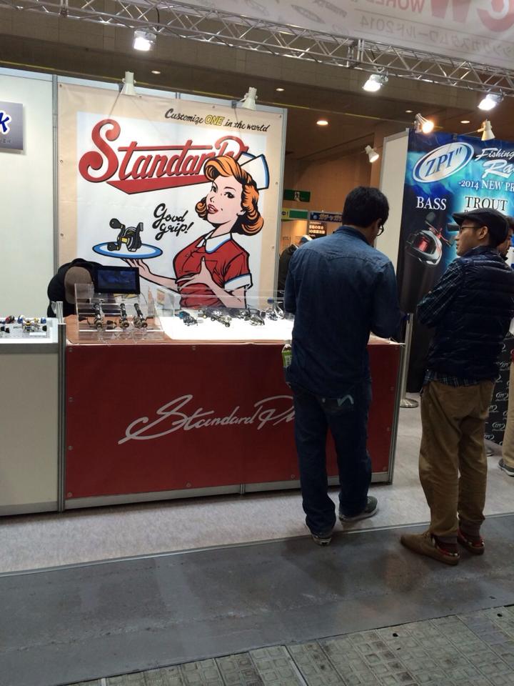  [b]    แบรนด์ที่ดังอยู่ในญี่ปุ่นเวลานี้ Studio Composite
คนไทยเป็นส่วนหนึ่งของแบรนด์นี้ครับ คุณมี่