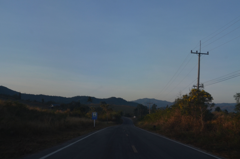 เริ่มสว่างแล้วครับ :umh: :umh: :umh: