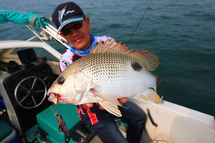 YAKUZA JIGGING กับ 300ยอด Fishing Boat 27 1 57 