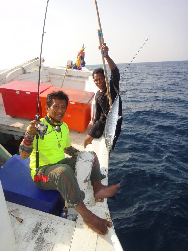 โหยเล่น in sea เลยนะพ่อนะ ตัวนี้นู๋ขอเอามาทำปลาดิบนะครับ  :umh: