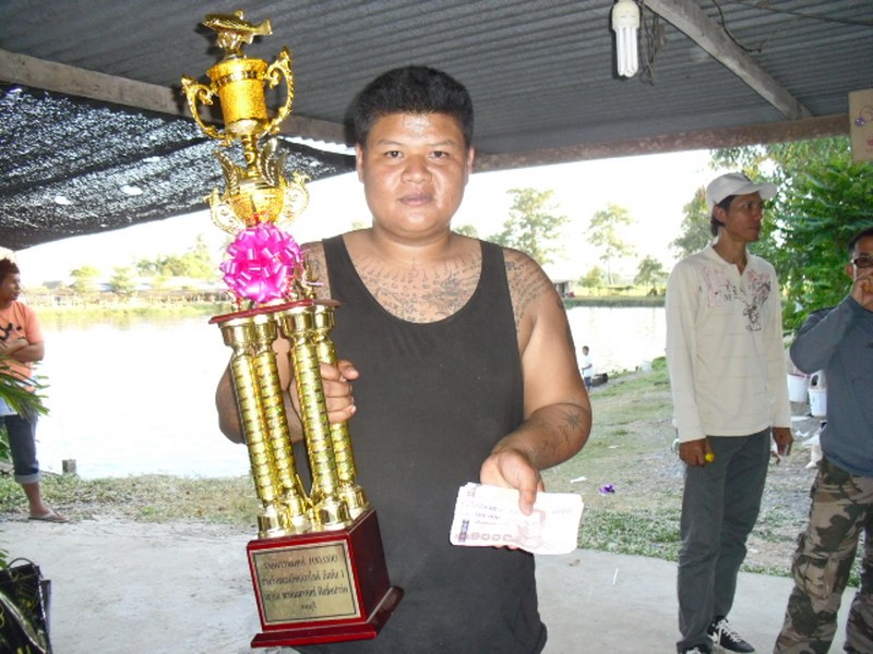  :love: :love: :love: :love: :love: :love:  รางวัลที่1 100,000 บาททีมงานโอ่งซิ่งรับไปค่ะ  :cheer: :c
