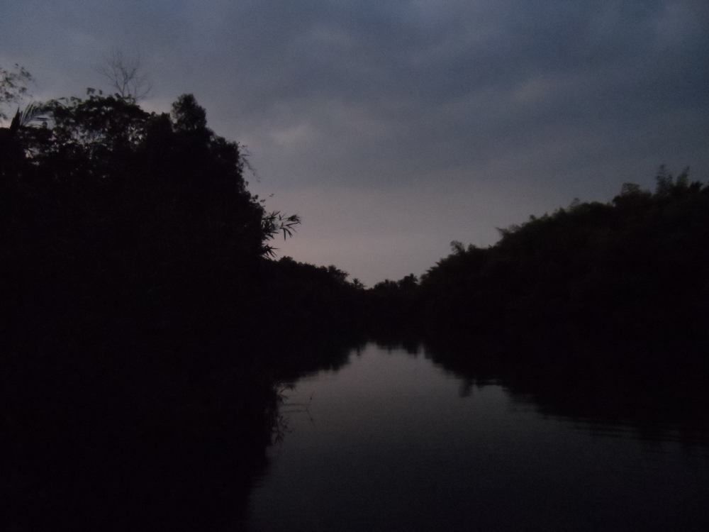 หลังจากนั้นก็ วิ่งเรือยาวครับ กลับก่อนจะมองไม่เห็นทาง  :grin: :grin: :grin: