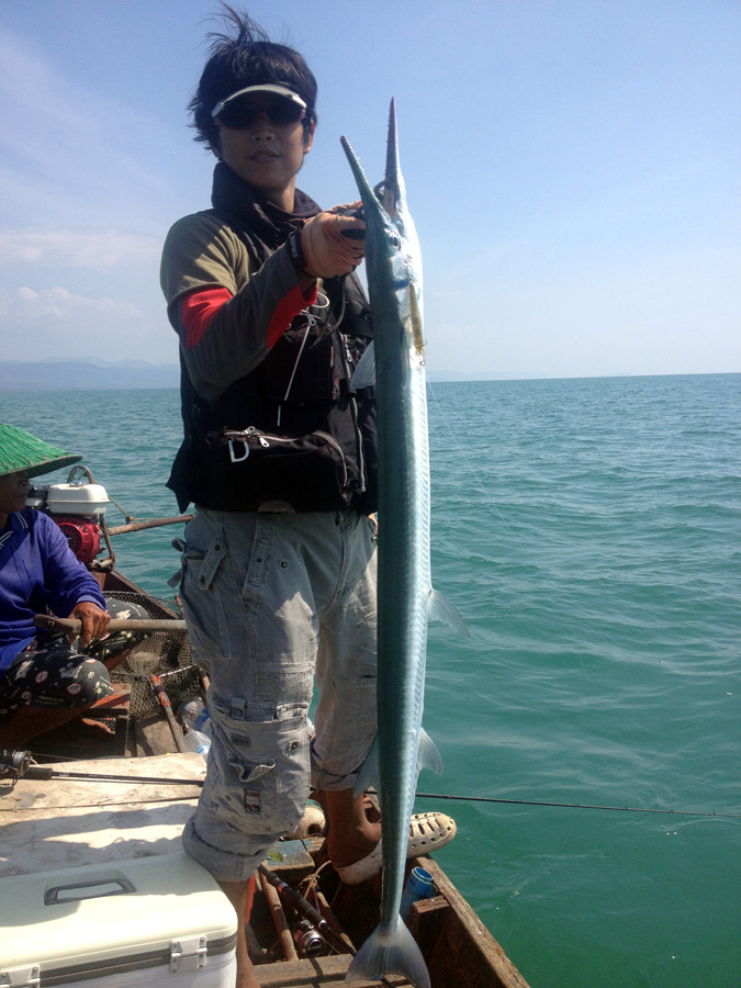  [center]ตามริ้วหินเล่นน้ำ (หินที่ปริ่มน้ำ) เม่นเล่นอุปกรณ์อีกชุดเจอกับตัวยาวๆ

เต็กเล้ง ตัวทำลายเ