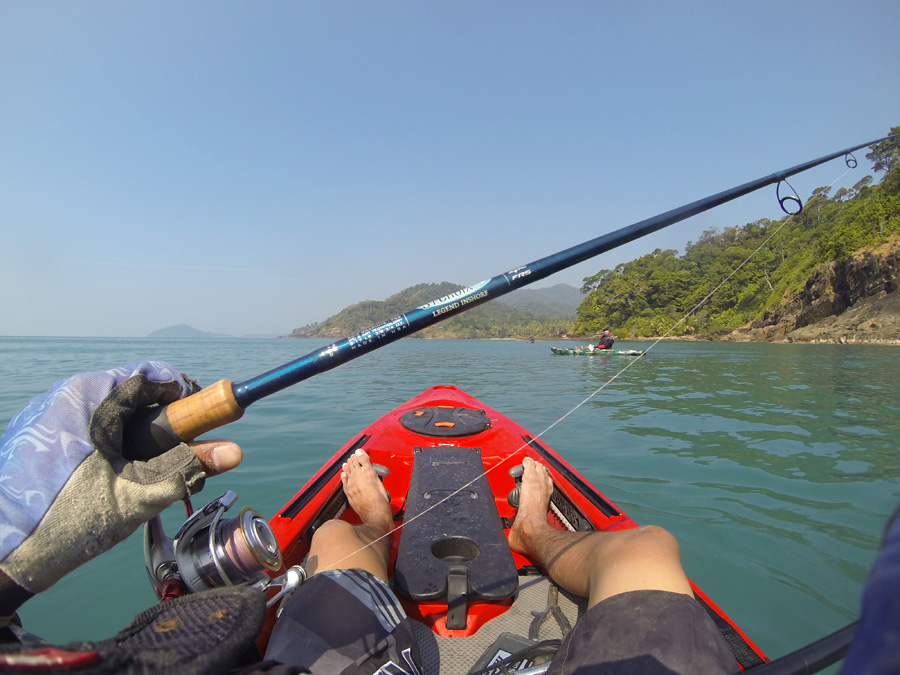  [center]เม่นเตรียมอีกคันมาเล่น hardbait ด้วย กันเหนียว :laughing:

ตรงรุ่น Legend Inshore จาก St.
