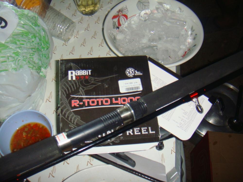 ขอขอบคุณ ร้านฟิวส์อุปกรณ์ตกปลาบางใหญ่ ที่มอบของขวัญดีๆแบบนี้มาให้ด้วยครับ :prost: :prost: :prost: :p