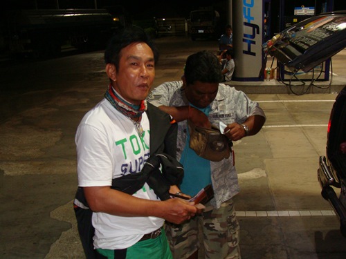  [b]จ่ายค่าน้ำมันหน่อย[/b]  :grin: :grin: