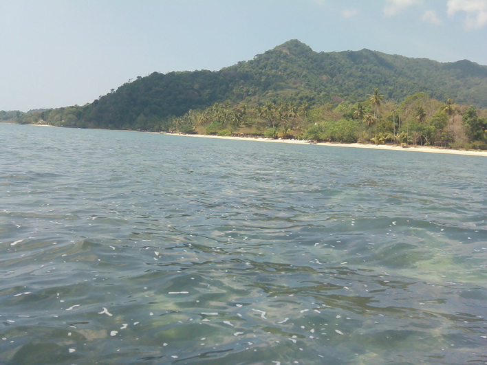 กองหินสวยครับๆๆ พายไปตกไปเรื่อยๆๆครับ ตกก็ได้ตัวเล็กบ่อย ลมแรงปลาใหญ่ไม่ค่อยมีเลยครับ
 ตัวเล็กๆผมไม