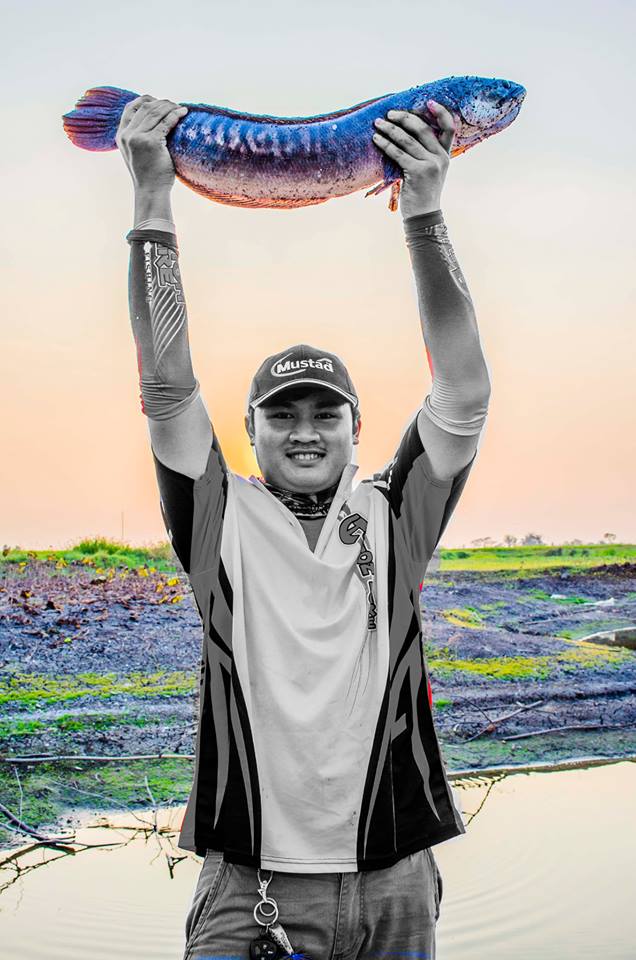 

 [center][b]เมื่อ...ท๊อป อยากถือปลาหล่อ แต่ตกเองไม่ได้ เอาปลาคนอื่นมาถือก็ได้ภาพแบบนี้แหล่ะน่ะ..