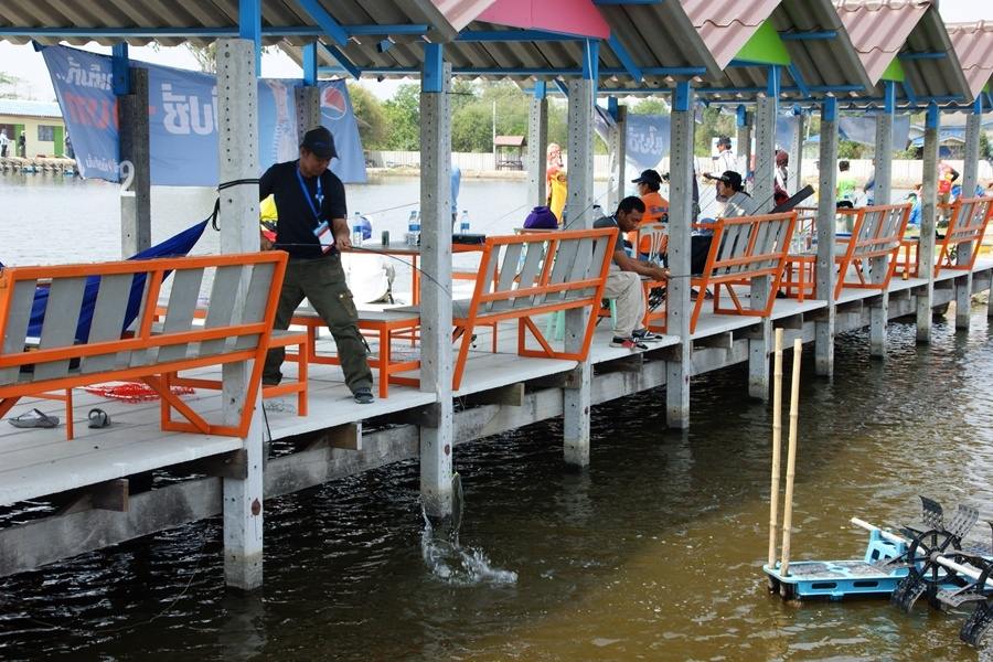 ตรงนี้ยังโดนเลยครับ  :cool: :cool: :cool: :cool: