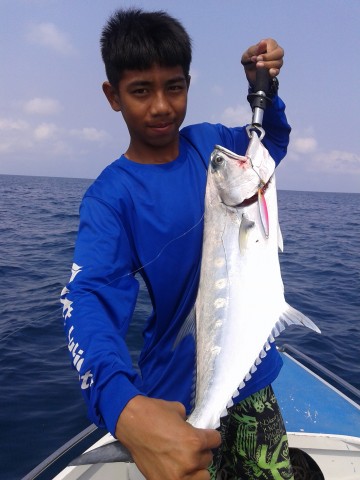 จัดไปอีกหนึ่งหล่อครับ :cheer: :cheer: :cheer:
 :cool: :cool: :cool: :cool: