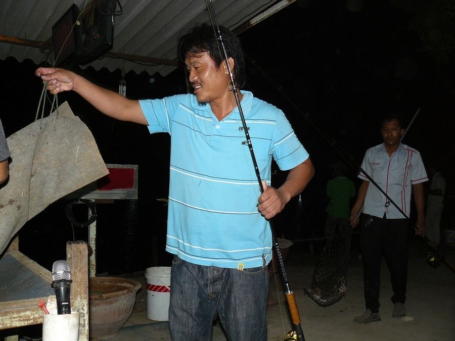 พี่สิงห์ สระบุรี ตามมาติดๆ
 :cool: :cool: :cheer: :cheer: :cheer: :cheer: :cheer: