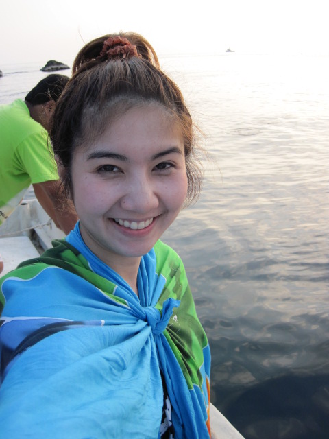       :grin: :grin: :grin: [b]ครูชาก็ดู.....มาบังครูชาอีก ตูจะถ่ายครูชานะเนี่ย[/b]   :grin: :grin: