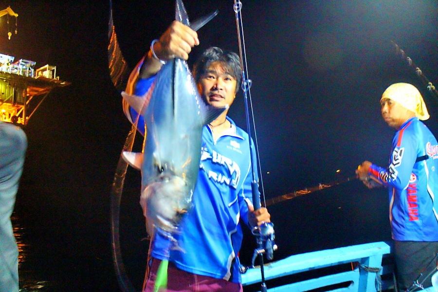 จาร์ย เอาด้วยแล้ว  :ohh: :ohh: :ohh: :cheer: :cheer: :cheer: