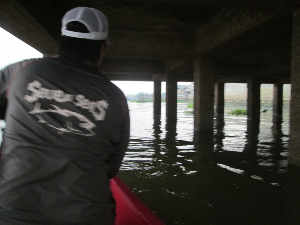 ลอยเรือตีกันไปเลื่อยยย ครับๆๆ 